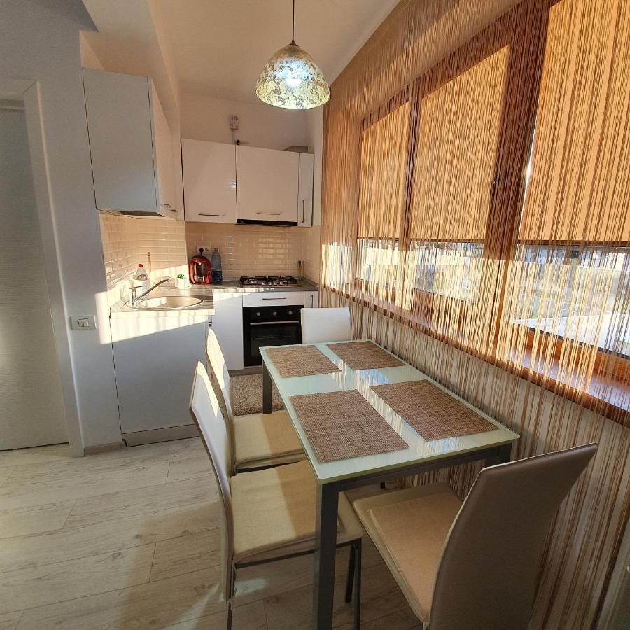 Sarah Apartment Constanta Exterior photo