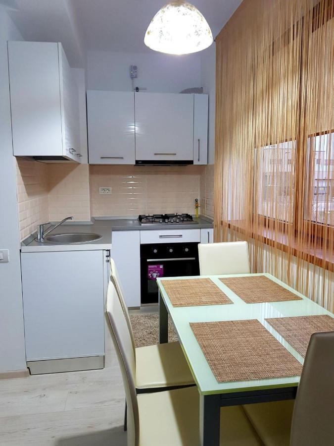 Sarah Apartment Constanta Exterior photo